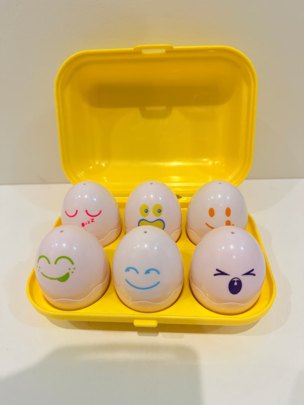 Tomy Hide and Squeak Eggs